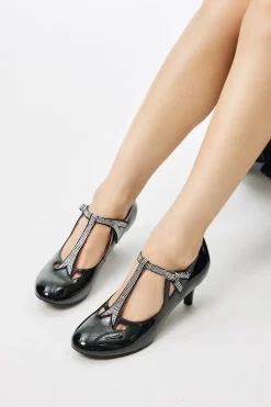 BABEYOND Shoes|Closed Toe T-Strap Rhinestone Pumps
