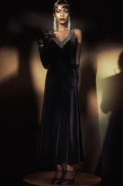 BABEYOND Dresses|The Story Of An Awakening Velvet Evening Gown Black